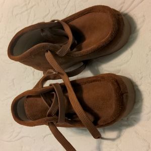 Misha and Puff size 20 toddler shoes